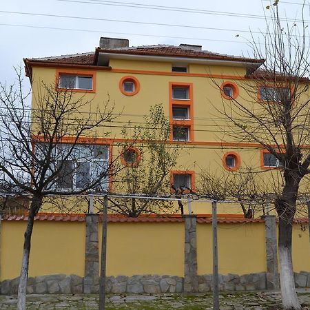 Marinovata Kashta Guest House ヴェリキー・プレスラフ エクステリア 写真